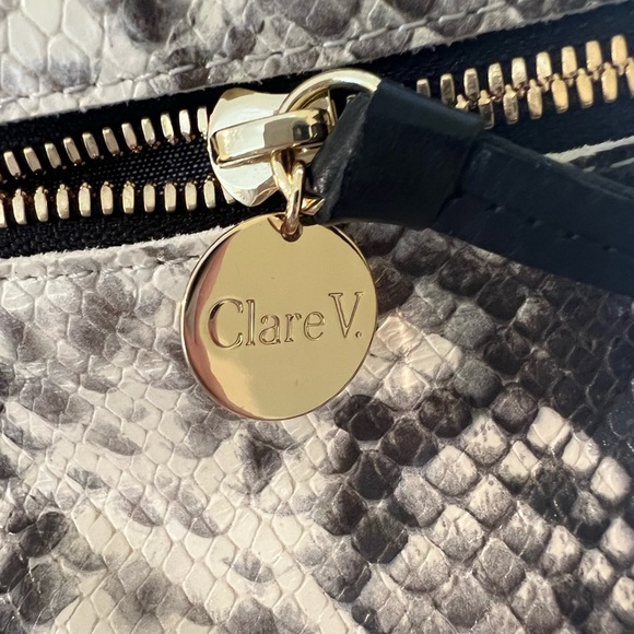 Clare v grande fanny - Picture 3 of 4